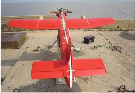 Drone blanco de baja velocidad de la Marina B-9